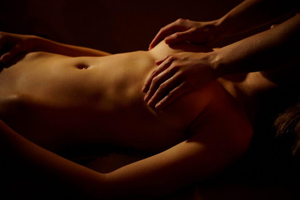 Начало эротического массажа